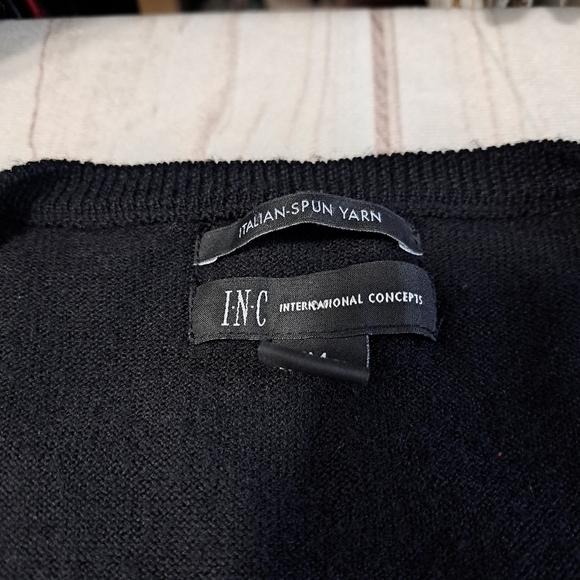 INC International Concepts V-Neck Sweater in Black and Gray Argyle Merino Wool - Picture 4 of 9